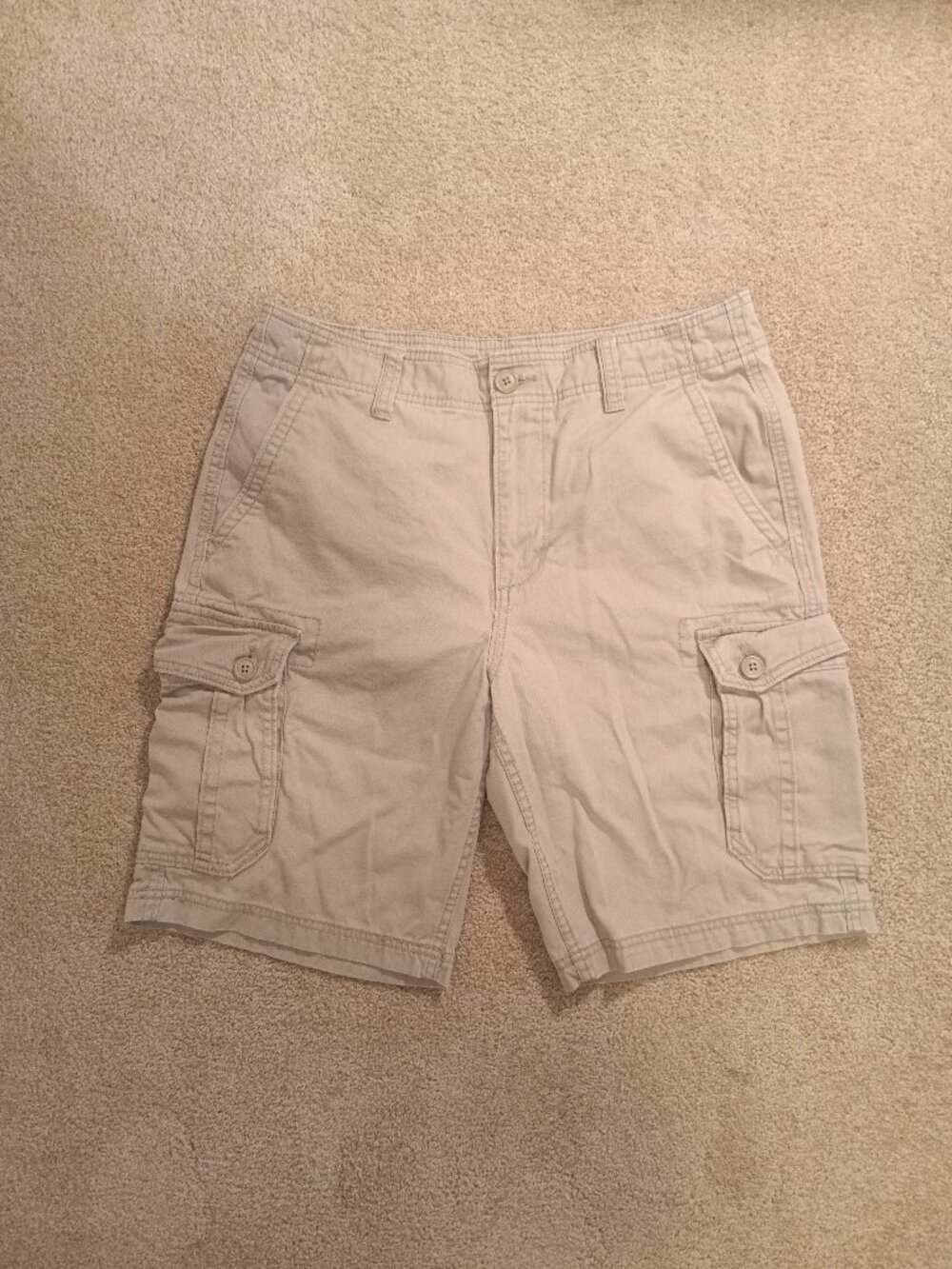 Old Navy Khaki Cargo Shorts (32W)
